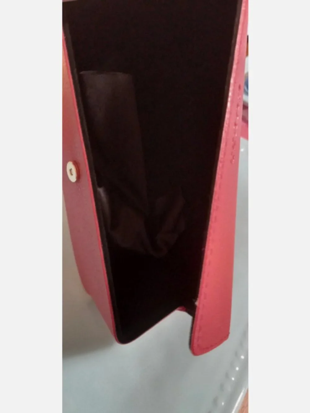 GUESS Red Eyeglasses Sunglasses Case Pebbled Logo w/ Black Cleaning Cloth